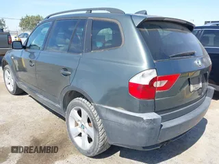 2005 BMW X3 3.0i z VIN WBXPA93425WD13768, wystawiony jako IAAI lot #42463088 z przebiegiem 142 877 mil mil oraz . Historia ofert i sprzedaży dostępna na DreamBid. Obrazek 3.