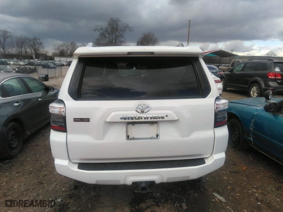 2018 Toyota 4Runner SR5 with VIN JTEZU5JR3J5176336, listed as a IAAI auction lot 41719057 with 152,797 mi miles. Bid and sale history available at carsss.com. Image 16.