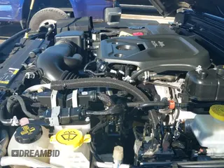 2021 Jeep Wrangler Unlimited Sahara Altitude z VIN 1C4HJXEN9MW618188, wystawiony jako IAAI lot #41674142 z przebiegiem 66 302 mil mil oraz . Historia ofert i sprzedaży dostępna na DreamBid. Obrazek 20.