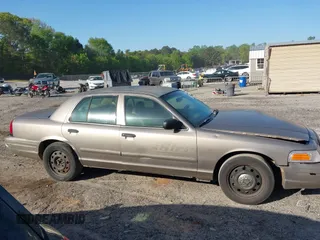 2006 Ford Police Interceptor с VIN 2FAFP71W36X107870, выставлен на аукционе IAAI как лот 42061587 с пробегом Не указан миль и . История ставок и продаж доступна на DreamBid. Изображение 13.