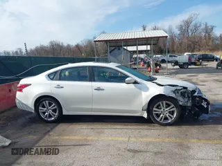 2015 Nissan Altima SL with VIN 1N4BL3AP0FC221236, listed as a IAAI auction lot 41798929 with 122,521 mi miles and . Bid and sale history available at carsss.com. Image 14.