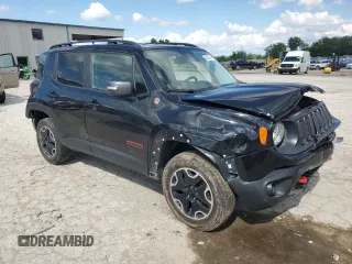 2017 Jeep Renegade Trailhawk z VIN ZACCJBCB3HPG30622, wystawiony jako Copart lot #55051675 z przebiegiem 82 478 mil mil oraz Szkoda całkowita • Salvage title. Historia ofert i sprzedaży dostępna na DreamBid. Obrazek 4.