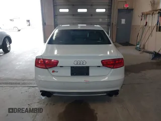 2013 Audi S8 z VIN WAUD2AFD7DN008887, wystawiony jako IAAI lot #42314337 z przebiegiem 155 978 mil mil oraz . Historia ofert i sprzedaży dostępna na DreamBid. Obrazek 16.