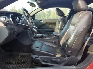 2008 Ford Mustang Deluxe z VIN 1ZVHT80NX85126043, wystawiony jako Copart lot #47953715 z przebiegiem 213 529 mil mil oraz Szkoda całkowita • Salvage title. Historia ofert i sprzedaży dostępna na DreamBid. Obrazek 7.