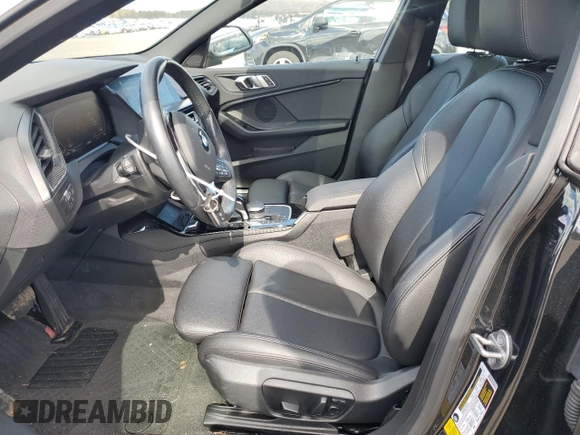2022 BMW 2 Series 228i xDrive z VIN WBA73AK01N7L23445, wystawiony jako Copart lot #47746645 z przebiegiem 25 483 mil mil oraz Szkoda całkowita • Salvage title. Historia ofert i sprzedaży dostępna na DreamBid. Obrazek 7.