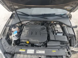 2015 Volkswagen Passat SEL Premium z VIN 1VWCV7A3XFC030563, wystawiony jako Copart lot #56851175 z przebiegiem 217 343 mil mil oraz Szkoda całkowita • Salvage title. Historia ofert i sprzedaży dostępna na DreamBid. Obrazek 11.