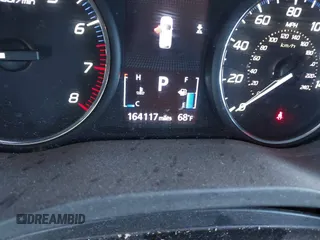 2018 Mitsubishi Outlander SE z VIN JA4AD3A32JJ003961, wystawiony jako IAAI lot #42297776 z przebiegiem 164 117 mil mil oraz . Historia ofert i sprzedaży dostępna na DreamBid. Obrazek 16.