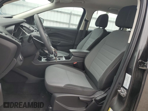 2017 Ford Escape S z VIN 1FMCU0F76HUD84825, wystawiony jako Copart lot #42800185 z przebiegiem 59 447 mil mil oraz Szkoda całkowita • Salvage title. Historia ofert i sprzedaży dostępna na DreamBid. Obrazek 7.