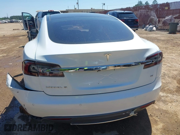 2013 Tesla Model S z VIN 5YJSA1CN6DFP21076, wystawiony jako IAAI lot #41984834 z przebiegiem 154 662 mil mil oraz . Historia ofert i sprzedaży dostępna na DreamBid. Obrazek 6.