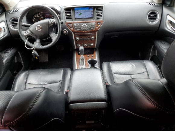 2018 Nissan Pathfinder S z VIN 5N1DR2MMXJC620138, wystawiony jako Copart lot #55303625 z przebiegiem 88 385 mil mil oraz Szkoda całkowita • Salvage title. Historia ofert i sprzedaży dostępna na DreamBid. Obrazek 8.