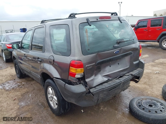 2006 Ford Escape XLS with VIN 1FMYU92ZX6KB10330, listed as a IAAI auction lot 41855529 with 249,548 mi miles. Bid and sale history available at carsss.com. Image 3.