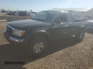 1999 Toyota Tacoma z VIN 4TAWN72N3XZ515329, wystawiony jako Copart lot #62001985 z przebiegiem 183 232 mil mil oraz Czysty tytuł • Clean title. Historia ofert i sprzedaży dostępna na DreamBid. Obrazek 1.