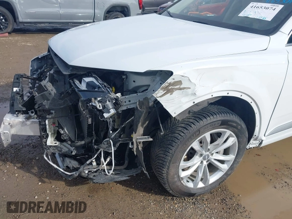 2017 Audi Q7 Premium Plus with VIN WA1LAAF70HD042719, listed as a IAAI auction lot 41653074 with 52,287 mi miles. Bid and sale history available at carsss.com. Image 17.