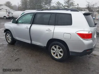2013 Toyota Highlander with VIN 5TDBK3EH6DS230910, listed as a IAAI auction lot 41572826 with 171,081 mi miles. Bid and sale history available at carsss.com. Image 3.