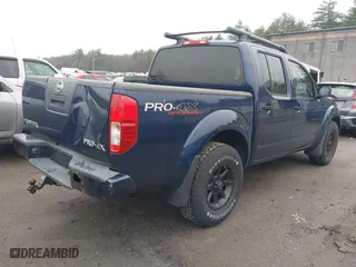 2011 Nissan Frontier PRO-4X with VIN 1N6AD0EV8BC435649, listed as a IAAI auction lot 41922791 with 203,928 mi miles. Bid and sale history available at carsss.com. Image 4.