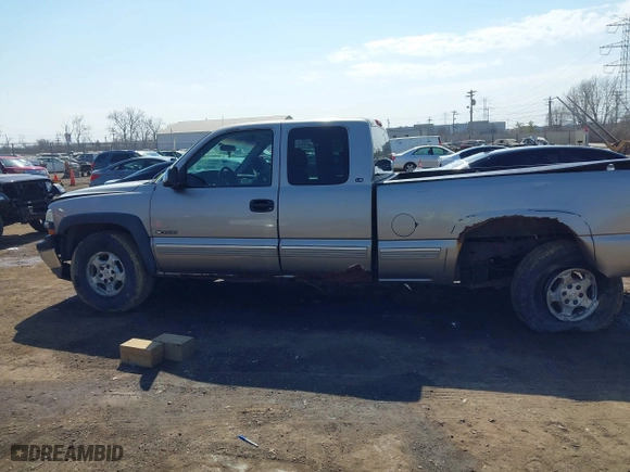 1999 Chevrolet Silverado 1500 LS with VIN 2GCEC19T4X1253952, listed as a IAAI auction lot 41785637 with 1 mi miles. Bid and sale history available at carsss.com. Image 14.