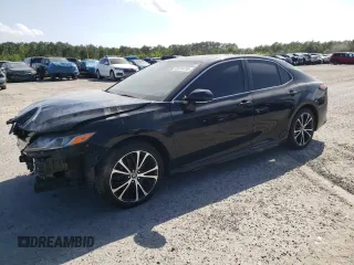 2020 Toyota Camry SE z VIN 4T1G11AK5LU356048, wystawiony jako Copart lot #49134755 z przebiegiem 145 143 mil mil oraz Nie do naprawy • Non repairable. Historia ofert i sprzedaży dostępna na DreamBid. Obrazek 1.