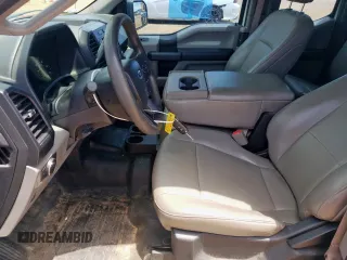 2019 Ford F-150 XL z VIN 1FTEX1CB3KKD33269, wystawiony jako Copart lot #60299975 z przebiegiem 103 933 mil mil oraz Szkoda całkowita • Salvage title. Historia ofert i sprzedaży dostępna na DreamBid. Obrazek 7.