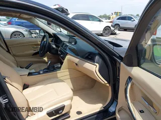 2015 BMW 3 Series 328i xDrive z VIN WBA3B3C5XFJ984998, wystawiony jako IAAI lot #42498649 z przebiegiem 186 642 mil mil oraz . Historia ofert i sprzedaży dostępna na DreamBid. Obrazek 5.