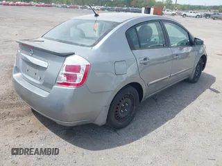 2011 Nissan Sentra SR z VIN 3N1AB6AP8BL712648, wystawiony jako IAAI lot #42134214 z przebiegiem 157 498 mil mil oraz . Historia ofert i sprzedaży dostępna na DreamBid. Obrazek 4.
