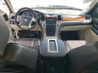 2010 Cadillac Escalade z VIN 1GYUCKEF1AR285882, wystawiony jako Copart lot #84595804 z przebiegiem 225 775 mil mil oraz Nie do naprawy • Non repairable. Historia ofert i sprzedaży dostępna na DreamBid. Obrazek 8.
