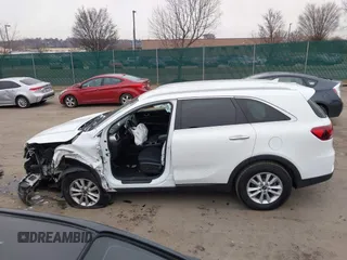 2019 Kia Sorento LX with VIN 5XYPGDA30KG548829, listed as a IAAI auction lot 41560273 with 72,923 mi miles. Bid and sale history available at carsss.com. Image 15.