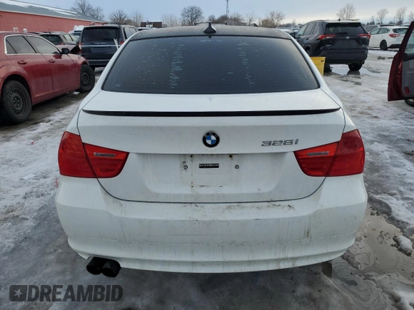 2009 BMW 3 Series 328i xDrive z VIN WBAPK73559A455911, wystawiony jako Copart lot #46065595 z przebiegiem 261 802 mil mil oraz Szkoda całkowita • Salvage title. Historia ofert i sprzedaży dostępna na DreamBid. Obrazek 6.
