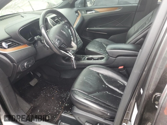 2017 Lincoln MKC Reserve with VIN 5LMCJ3C96HUL52275, listed as a Copart auction lot 51694435 with 94,929 mi miles and Salvage title. Bid and sale history available at DreamBid. Image 7.