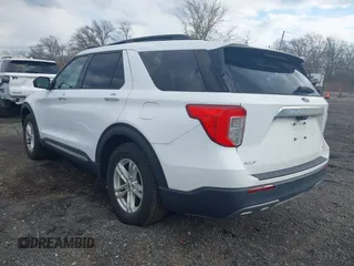 2020 Ford Explorer XLT z VIN 1FMSK8DH1LGA99484, wystawiony jako IAAI lot #41888238 z przebiegiem 51 946 mil mil oraz . Historia ofert i sprzedaży dostępna na DreamBid. Obrazek 3.