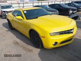 2012 Chevrolet Camaro 2LS z VIN 2G1FA1E34C9207767, wystawiony jako IAAI lot #41900584 z przebiegiem 221 570 mil mil oraz . Historia ofert i sprzedaży dostępna na DreamBid. Obrazek 1.