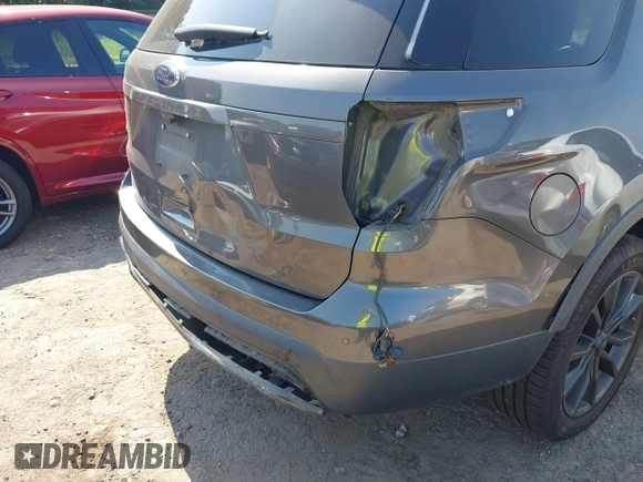 2017 Ford Explorer XLT z VIN 1FM5K7D82HGA31550, wystawiony jako IAAI lot #42391756 z przebiegiem 141 291 mil mil oraz . Historia ofert i sprzedaży dostępna na DreamBid. Obrazek 6.