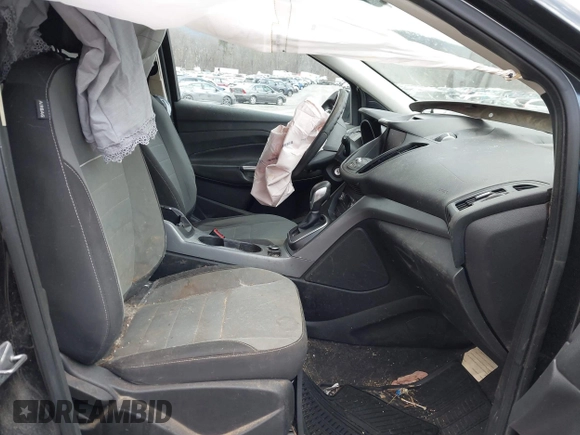 2014 Ford Escape SE with VIN 1FMCU9G91EUB05605, listed as a IAAI auction lot 41479240 with 152,510 mi miles. Bid and sale history available at carsss.com. Image 5.