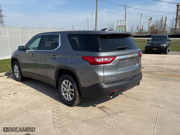 2018 Chevrolet Traverse LS with VIN 1GNERFKW6JJ139973, listed as a Copart auction lot 54496755 with 320,141 mi miles and Clean Title. Bid and sale history available at carsss.com. Image 3.