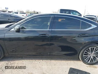 2022 Lexus ES 350 z VIN 58ADZ1B14NU113733, wystawiony jako IAAI lot #41722782 z przebiegiem 41 668 mil mil oraz . Historia ofert i sprzedaży dostępna na DreamBid. Obrazek 14.