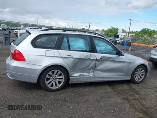 2006 BMW 3 Series 325xi with VIN WBAVT13596KW22889, listed as a IAAI auction lot 42343685 with 95,862 mi miles and . Bid and sale history available at DreamBid. Image 13.