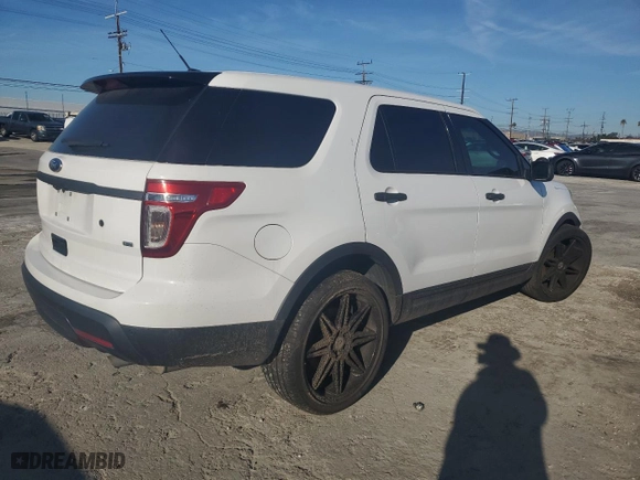 2014 Ford Utility Police Interceptor with VIN 1FM5K8AR0EGB02341, listed as a Copart auction lot 45054645 with 141,023 mi miles and Salvage Title. Bid and sale history available at carsss.com. Image 3.