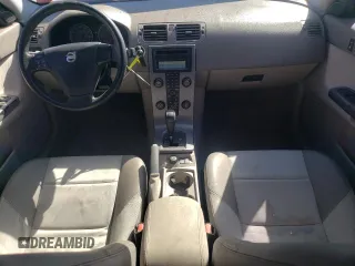 2005 Volvo V50 с VIN YV1MW390452052760, выставлен на аукционе Copart как лот 77257134 с пробегом 121 335 миль миль и Чистый • Clean title. История ставок и продаж доступна на DreamBid. Изображение 8.