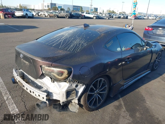 2017 Toyota 86 z VIN JF1ZNAA13H9705460, wystawiony jako IAAI lot #41955022 z przebiegiem 83 218 mil mil oraz . Historia ofert i sprzedaży dostępna na DreamBid. Obrazek 4.