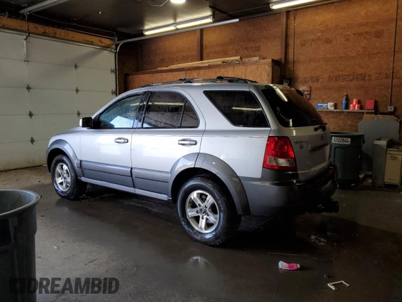 2005 Kia Sorento LX with VIN KNDJC733255467795, listed as a Copart auction lot 54651595 with 190,161 mi miles and Salvage Title. Bid and sale history available at carsss.com. Image 2.