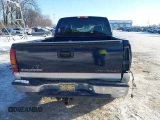 2000 Chevrolet Silverado 1500 LS with VIN 2GCEK19T2Y1333156, listed as a IAAI auction lot 41292603 with 204,886 mi miles. Bid and sale history available at carsss.com. Image 16.