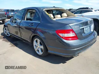 2011 Mercedes-Benz C 300 Sport с VIN WDDGF5EB3BA496547, выставлен на аукционе IAAI как лот 41631748 с пробегом 92 588 миль миль и . История ставок и продаж доступна на DreamBid. Изображение 3.