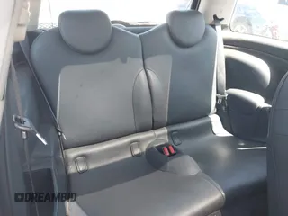 2004 MINI Hardtop с VIN WMWRC33444TC50120, выставлен на аукционе IAAI как лот 42610021 с пробегом 176 078 миль миль и . История ставок и продаж доступна на DreamBid. Изображение 8.