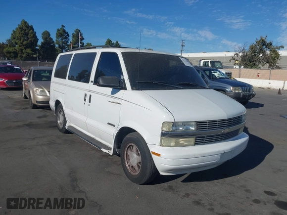2002 Chevrolet Astro with VIN 1GNDM19X72B125295, listed as a IAAI auction lot 40714590 with 190,607 mi miles. Bid and sale history available at carsss.com. Image 1.