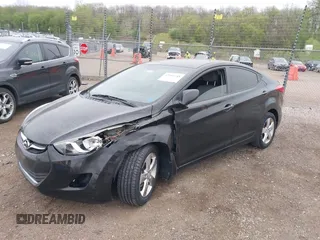 2013 Hyundai Elantra GLS z VIN 5NPDH4AE6DH372849, wystawiony jako IAAI lot #42161748 z przebiegiem 91 986 mil mil oraz . Historia ofert i sprzedaży dostępna na DreamBid. Obrazek 17.