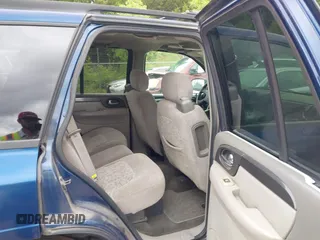 2003 GMC Envoy SLE z VIN 1GKDS13S432414698, wystawiony jako IAAI lot #42338640 z przebiegiem 210 988 mil mil oraz . Historia ofert i sprzedaży dostępna na DreamBid. Obrazek 8.