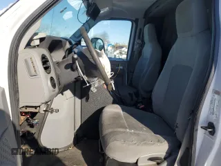 2019 Ford Econoline Commercial with VIN 1FDXE4FS0KDC66187, listed as a Copart auction lot 86434334 with Not Provided miles and Clean Title. Bid and sale history available at carsss.com. Image 7.