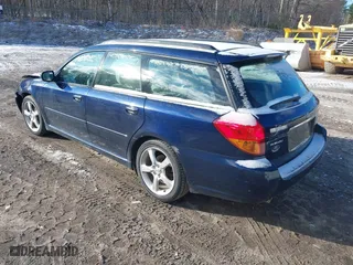 2007 Subaru Legacy Wagon Special Edition with VIN 4S3BP616877324034, listed as a IAAI auction lot 41990610 with 136,609 mi miles. Bid and sale history available at carsss.com. Image 3.