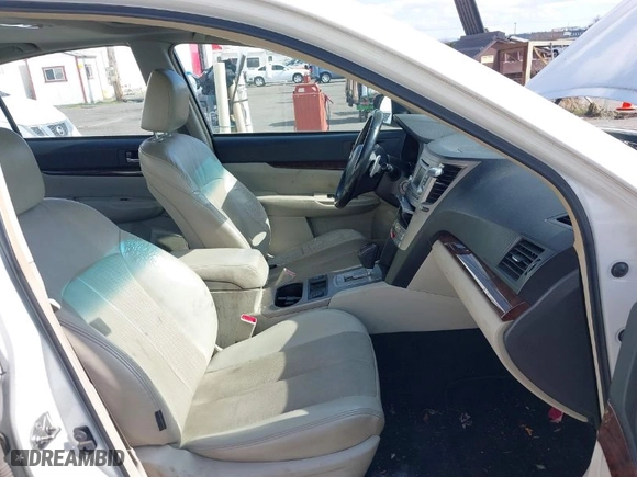 2013 Subaru Legacy 2.5i Limited with VIN 4S3BMBK69D3045047, listed as a IAAI auction lot 41756652 with 186,584 mi miles. Bid and sale history available at carsss.com. Image 5.
