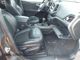 2020 Jeep Cherokee Altitude с VIN 1C4PJMLB1LD525968, выставлен на аукционе IAAI как лот 42257325 с пробегом 52 775 миль миль и . История ставок и продаж доступна на DreamBid. Изображение 5.