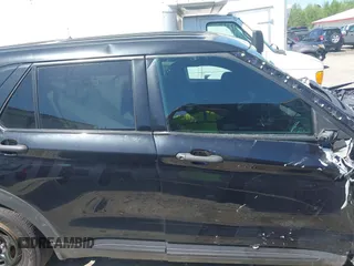 2020 Ford Police Interceptor Utility z VIN 1FM5K8AB7LGD18218, wystawiony jako IAAI lot #41975421 z przebiegiem Nie podano mil oraz . Historia ofert i sprzedaży dostępna na DreamBid. Obrazek 13.